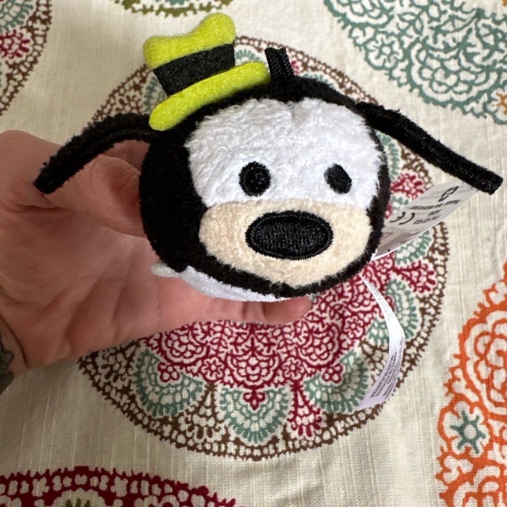 Disney Tsum Tsum Goofy Mini Plush